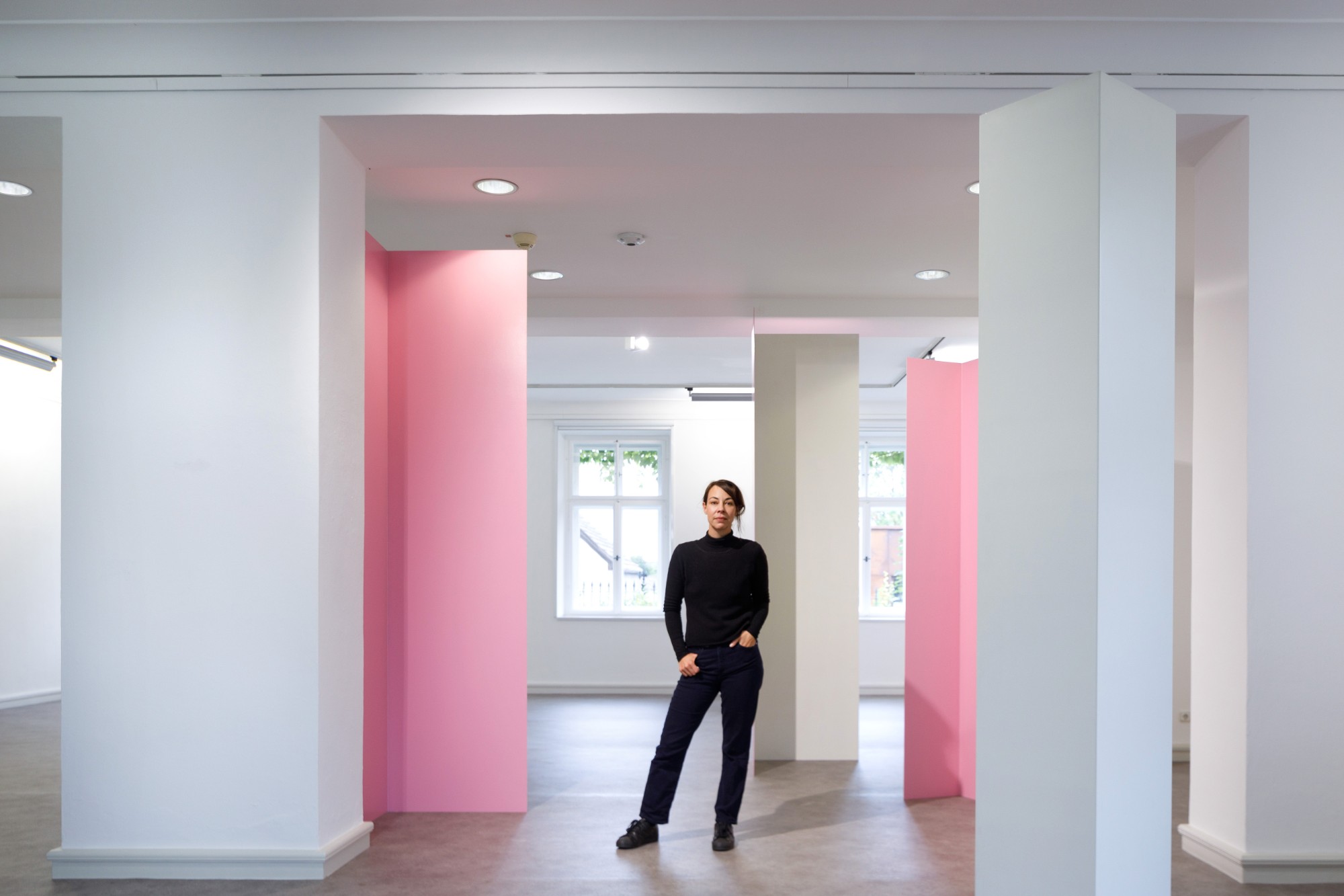 Madeleine Boschan, Claiming space, without ever taking space away from space, 2024, exhibition view, Kebbel Villa, Schwandorf, photo Clemens Mayer